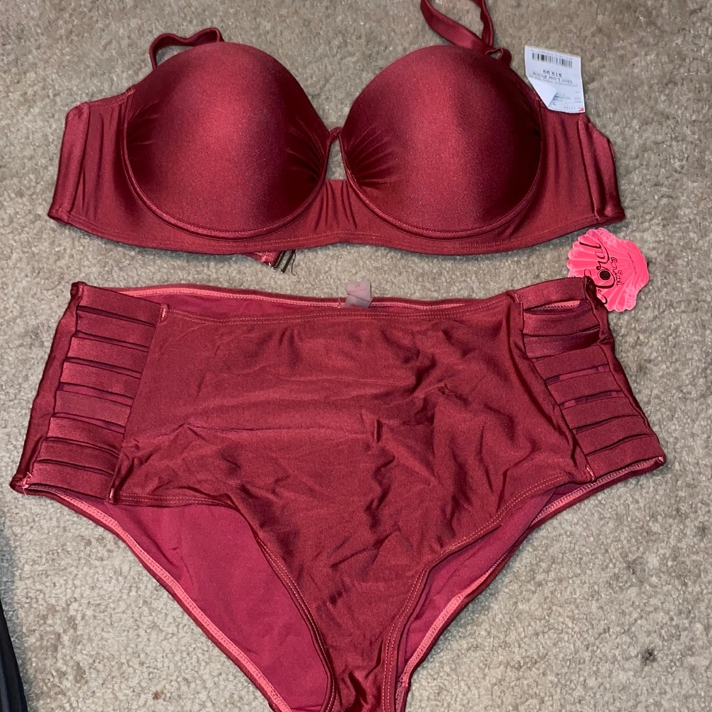 Women’s bathing suit